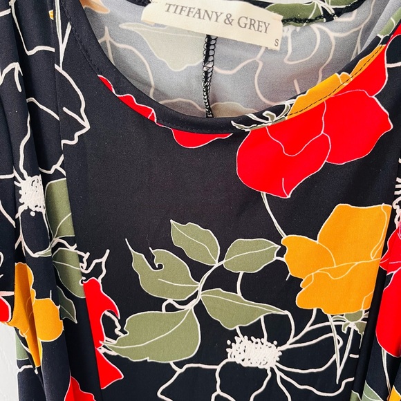 Women’s midi dress, Small, black with red and yellow prints, with showy buckle - Picture 4 of 8